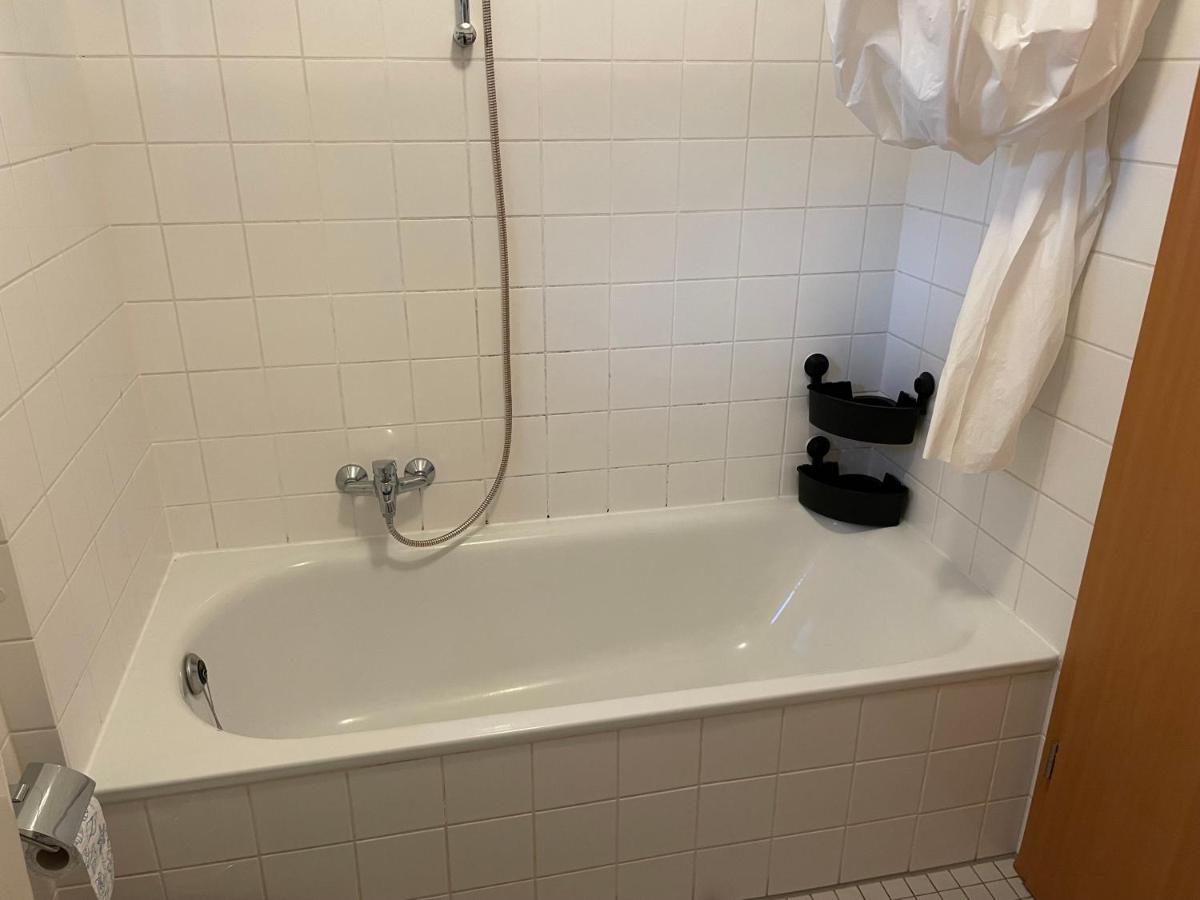 Ferienwohnung Mit 2 Zimmer, Kueche, Bad, In Saarbruecken Ngoại thất bức ảnh